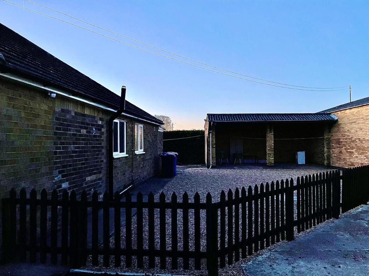 2 Bedroom Detached Bungalow With Hot Tub And Secure Garden And Parking - Pet Friendly On 7 Acres Of Land Boston Bagian luar foto